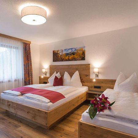Alpenrose Appartements Burger Evelin Sankt Anton am Arlberg Buitenkant foto