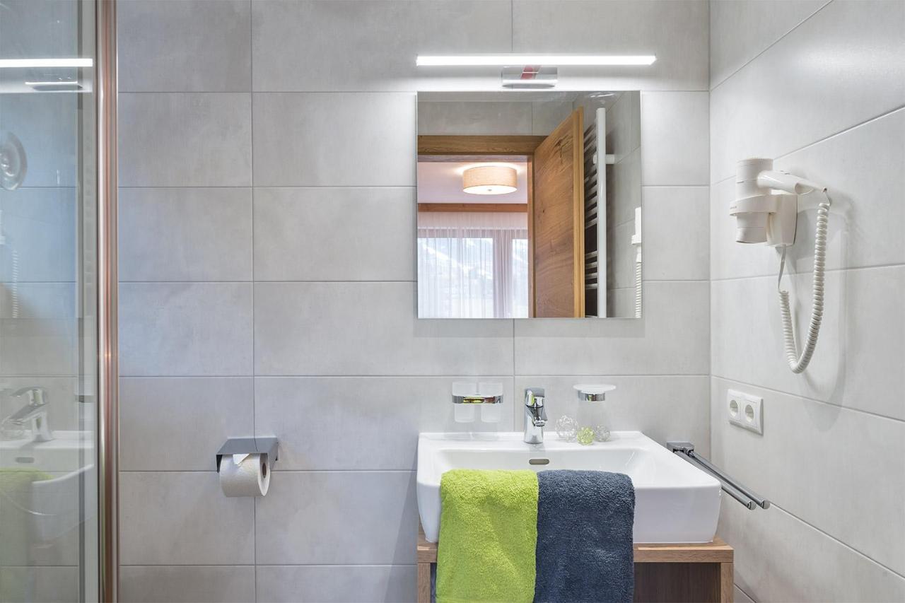 Alpenrose Appartements Burger Evelin Sankt Anton am Arlberg Buitenkant foto