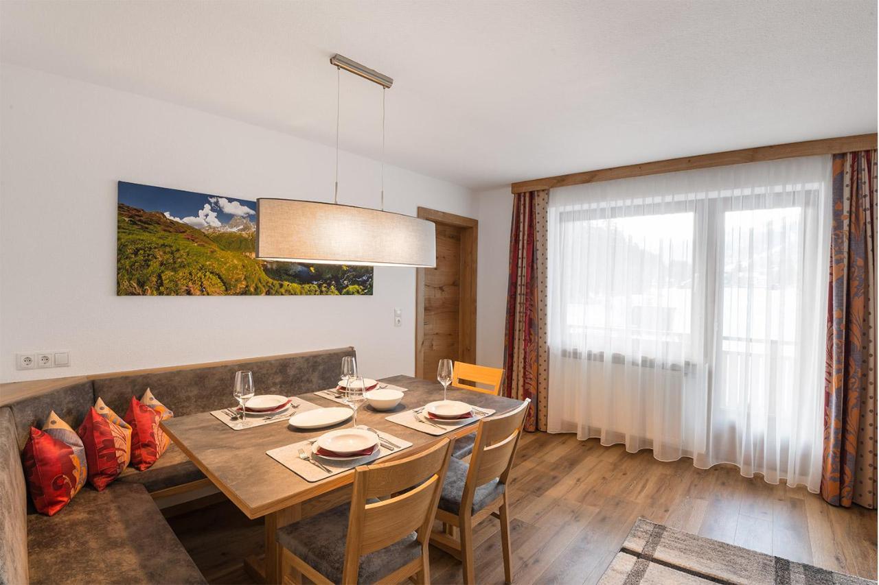 Alpenrose Appartements Burger Evelin Sankt Anton am Arlberg Buitenkant foto